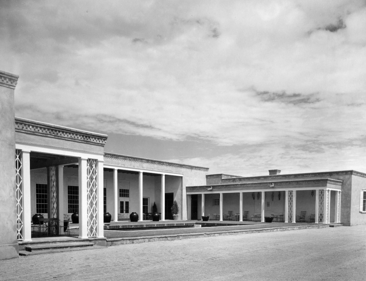 black and white photo of la Quinta building