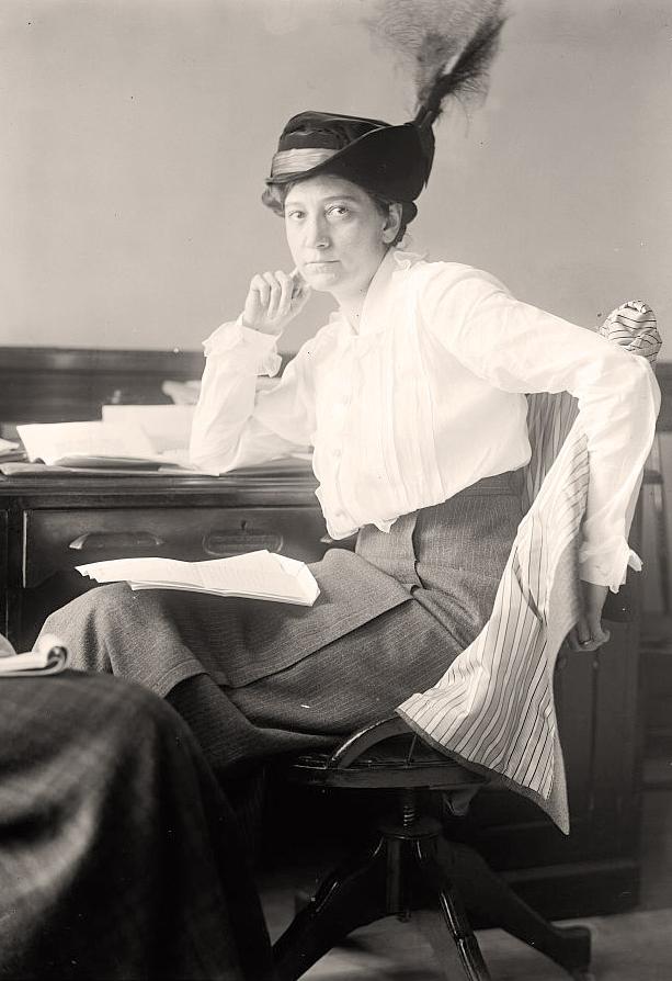 black and white photo of ruth hanna mccormick